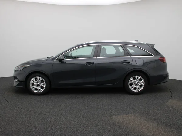Kia Ceed Sportswagon (2023) — foto 34 van 41
