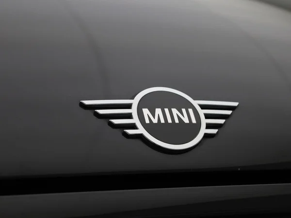 MINI One (2022) — foto 30 van 39