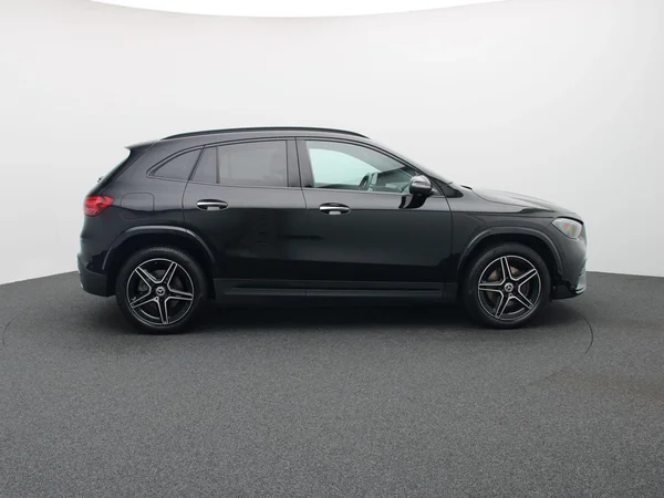 Mercedes-Benz GLA (2024) — foto 30 van 33