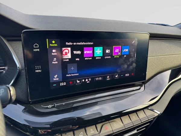 SKODA Octavia Combi (2024) — foto 2 van 16