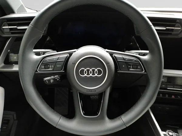AUDI A3 Sportback (2023) — foto 5 van 22