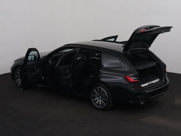 BMW 330 (2022) — foto 31 van 32