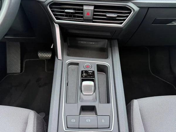 SEAT Leon (2024) — foto 4 van 18