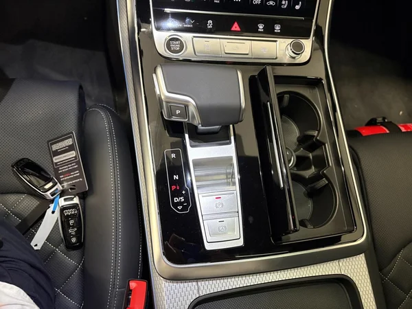AUDI Q7 e-hybrid (PHEV) (2026) — foto 15 van 19