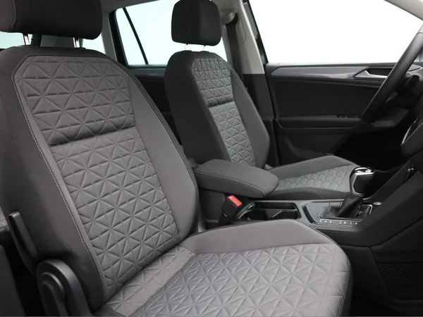VOLKSWAGEN Tiguan eHybrid (PHEV) (2024) — foto 16 van 21