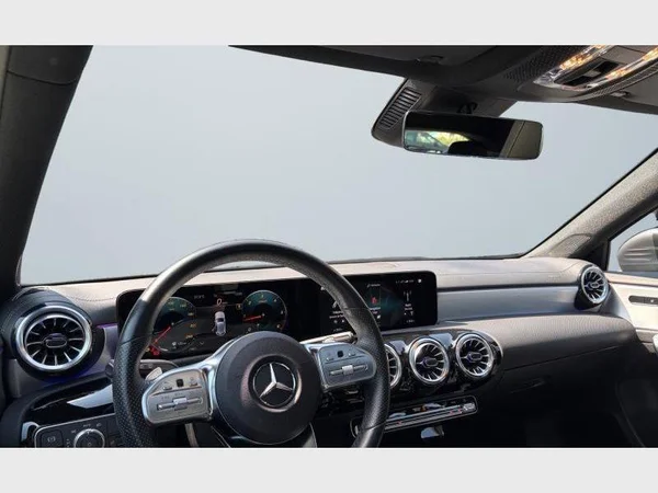 Mercedes-Benz A 180 (2022) — foto 21 van 27