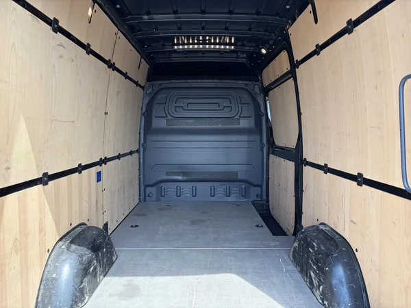 Mercedes-Benz Sprinter (2025) — foto 11 van 16
