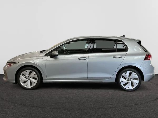 VOLKSWAGEN Golf VIII eHybrid (PHEV) (2025) — foto 12 van 22