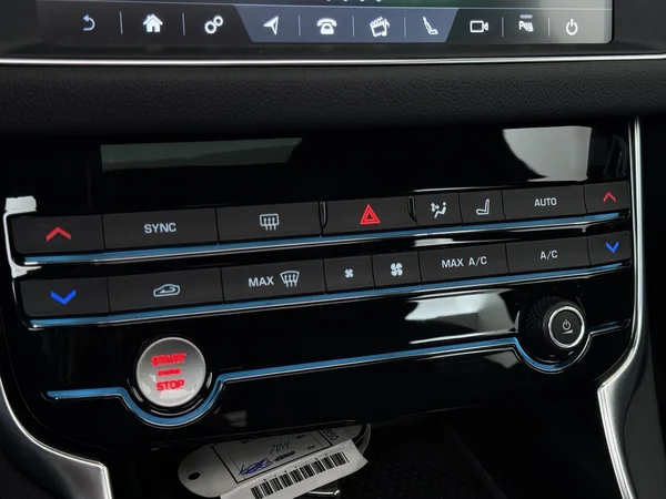 JAGUAR F-Type (2020) — foto 18 van 28