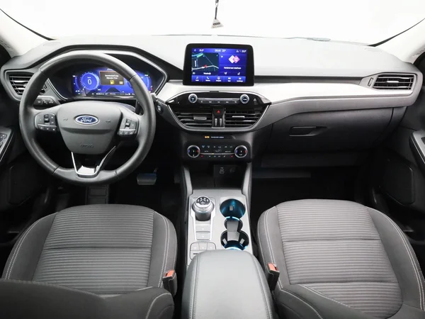 Ford Kuga (2022) — foto 38 van 39