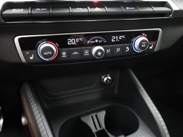 AUDI SQ2 (2025) — foto 11 van 24