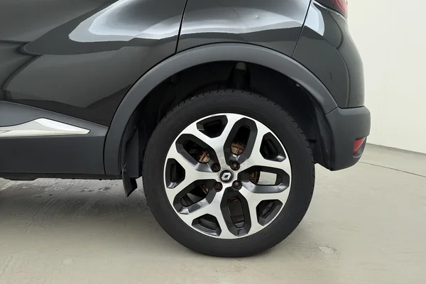 Renault Captur (2017) — foto 26 van 29