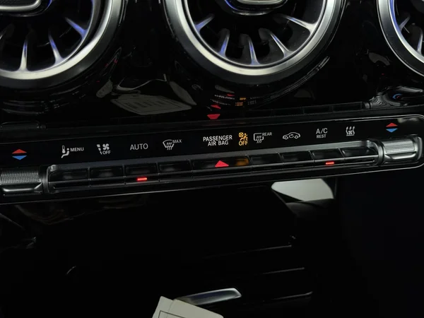 MERCEDES CLA 250 (2022) — foto 18 van 31