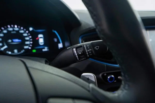 Hyundai Ioniq PHEV (2018) — foto 13 van 54