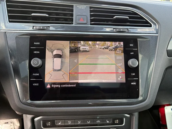VOLKSWAGEN Tiguan (2019) — foto 5 van 22