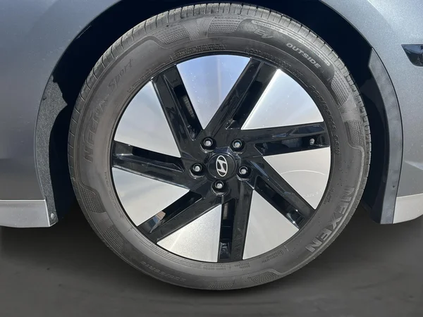 Hyundai IONIQ 6 (2024) — foto 24 van 27