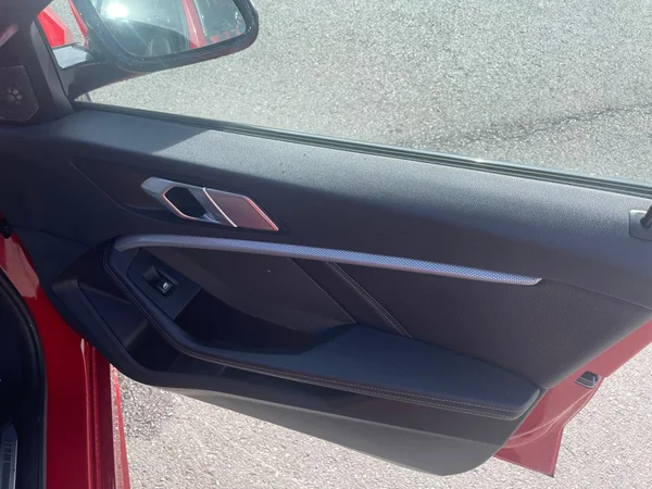 BMW 118 Hatch (2020) — foto 8 van 21