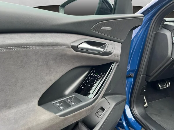 AUDI Q6 e-tron (2026) — foto 17 van 21