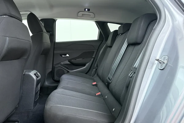 Peugeot 308 SW (2022) — foto 18 van 19