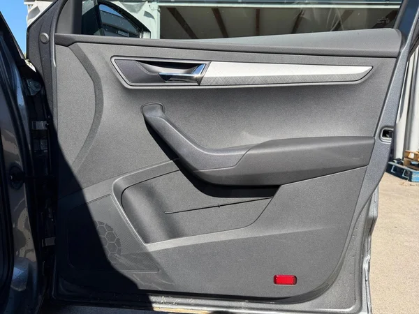 SKODA Karoq (2025) — foto 9 van 24