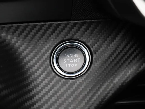 Peugeot e-2008 (2023) — foto 16 van 43