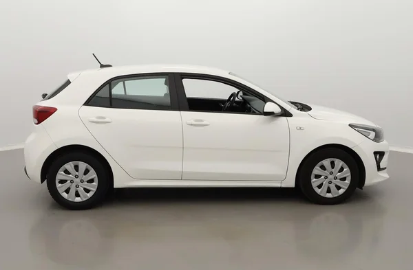Kia Rio (2022) — foto 22 van 25
