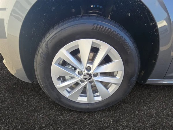 SKODA Kamiq (2026) — foto 3 van 24