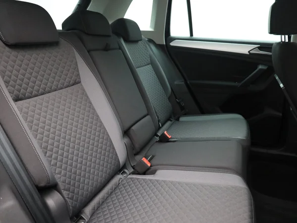 VOLKSWAGEN Tiguan (2020) — foto 21 van 25