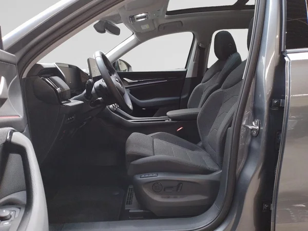 SKODA Kodiaq (2024) — foto 2 van 23
