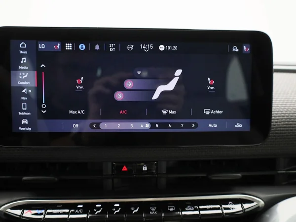 Fiat 500e (2023) — foto 17 van 44
