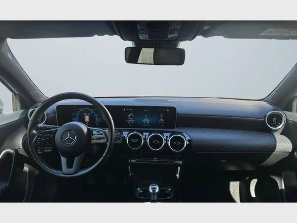 Mercedes-Benz A 180 (2019) — foto 3 van 23