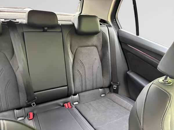 VOLKSWAGEN Golf VIII (2025) — foto 6 van 16