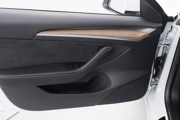 Tesla Model 3 (2023) — foto 9 van 83
