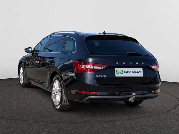 SKODA Superb SW Dsl (2022) — foto 9 van 14