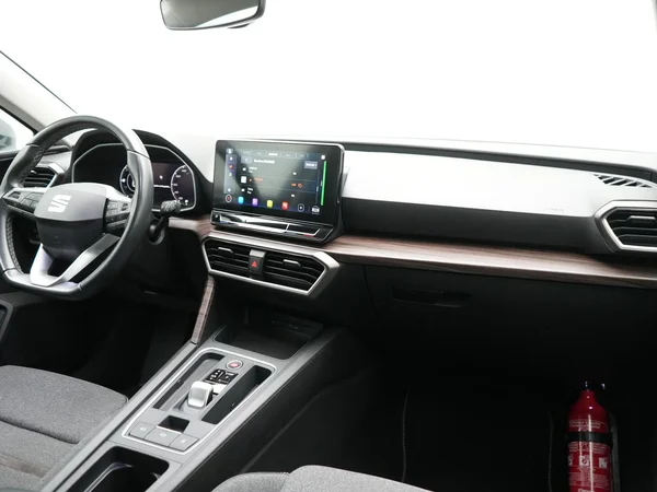 SEAT Leon e-Hybrid (PHEV) (2021) — foto 8 van 26