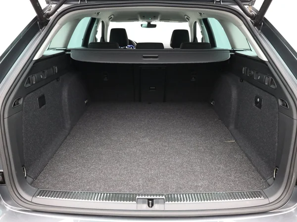 SKODA Superb Combi (2024) — foto 6 van 24