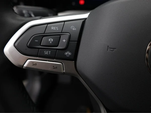 VOLKSWAGEN Golf VIII SW (2024) — foto 6 van 19