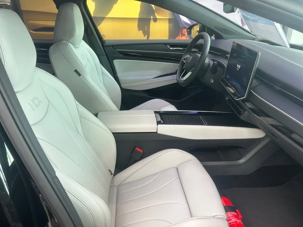 VOLKSWAGEN ID.7 Tourer (2026) — foto 6 van 12
