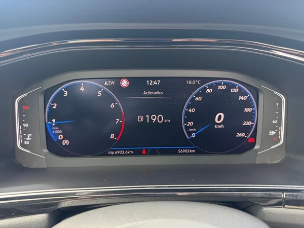 VOLKSWAGEN T-Roc (2023) — foto 6 van 23