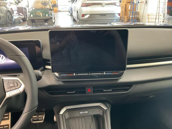 VOLKSWAGEN T-Roc (2025) — foto 3 van 24