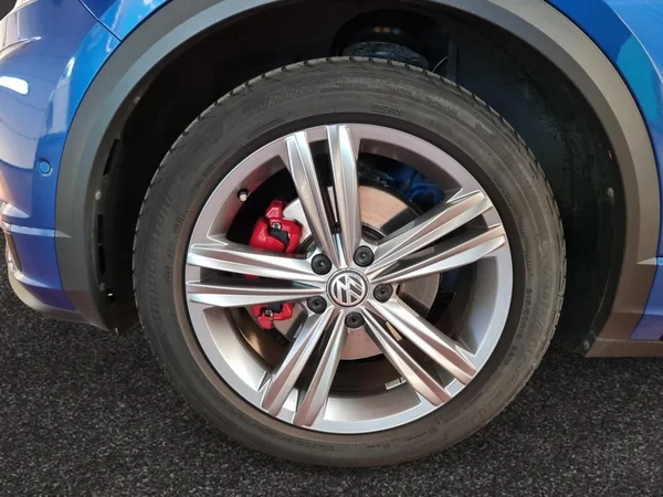 VOLKSWAGEN T-Roc (2019) — foto 16 van 23