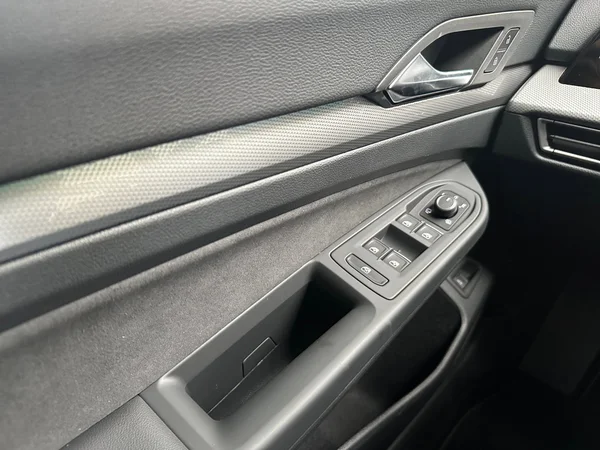 VOLKSWAGEN Golf VIII SW (2025) — foto 8 van 22