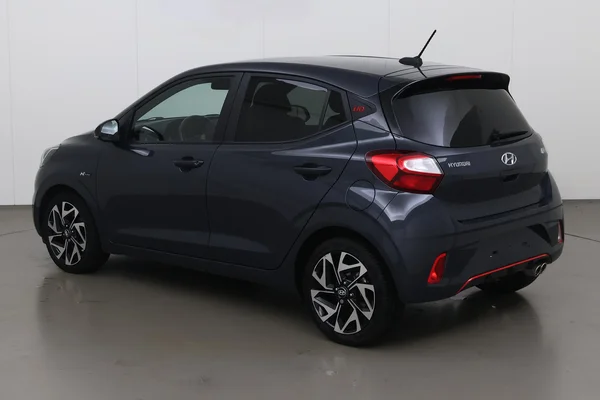 Hyundai i10 (2022) — foto 14 van 20