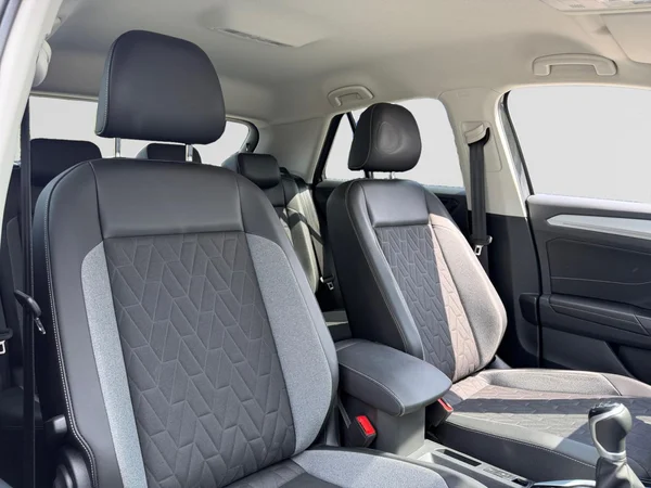VOLKSWAGEN T-Roc (2025) — foto 15 van 20