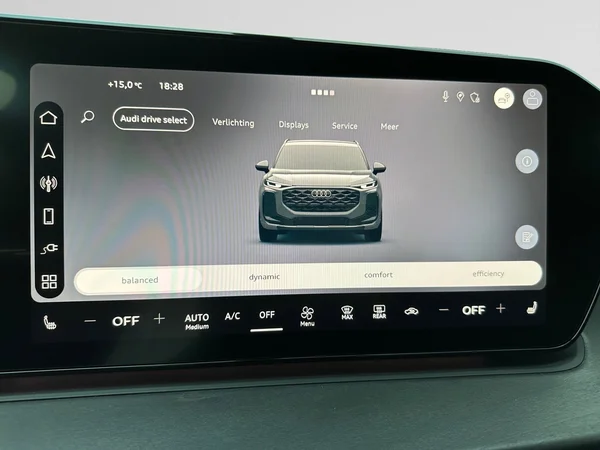 AUDI Q3 SUV e-hybrid (PHEV) (2025) — foto 3 van 26