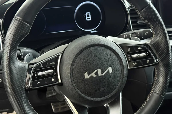 Kia Ceed (2022) — foto 6 van 35