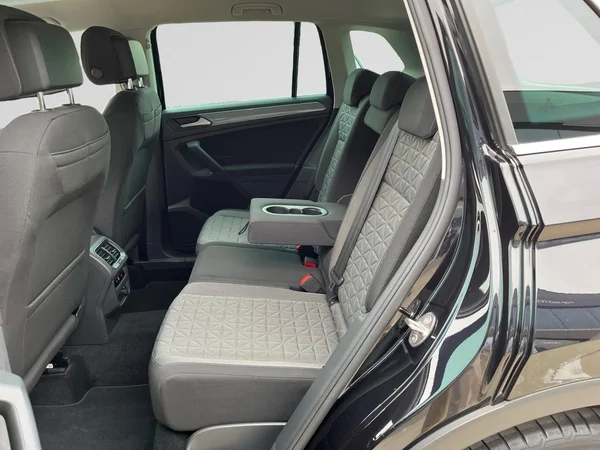 VOLKSWAGEN Tiguan (2022) — foto 19 van 22
