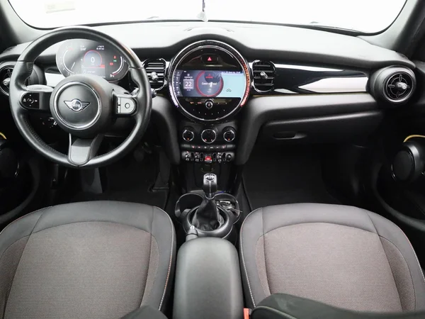 MINI One (2022) — foto 33 van 34