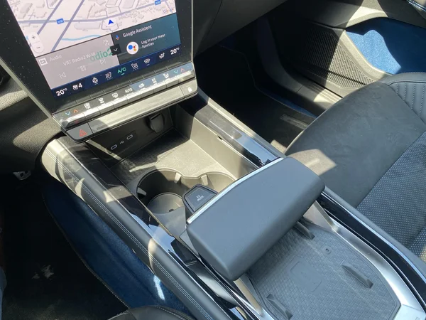 Renault Rafale (2025) — foto 2 van 21