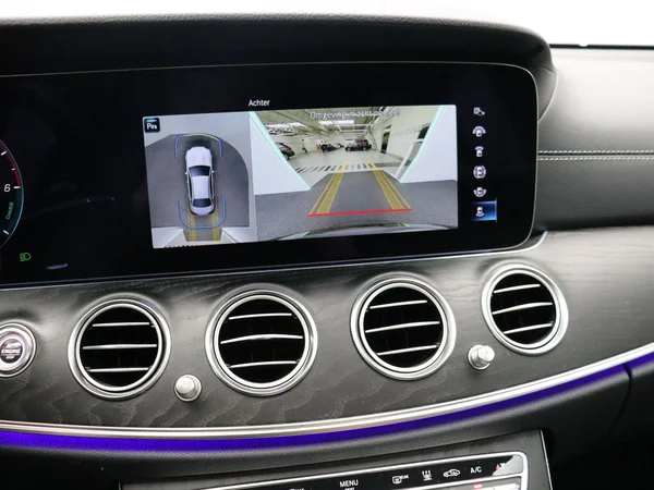 Mercedes-Benz E-Klasse (2022) — foto 13 van 33